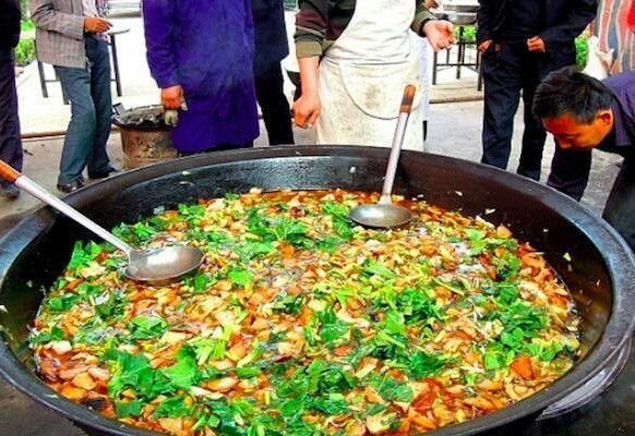 潘玮柏“异类”新歌演唱会台北冒雨开唱 十余首新、老曲目燃爆舞台_AG亚娱集团(图4) ag亚娱官网