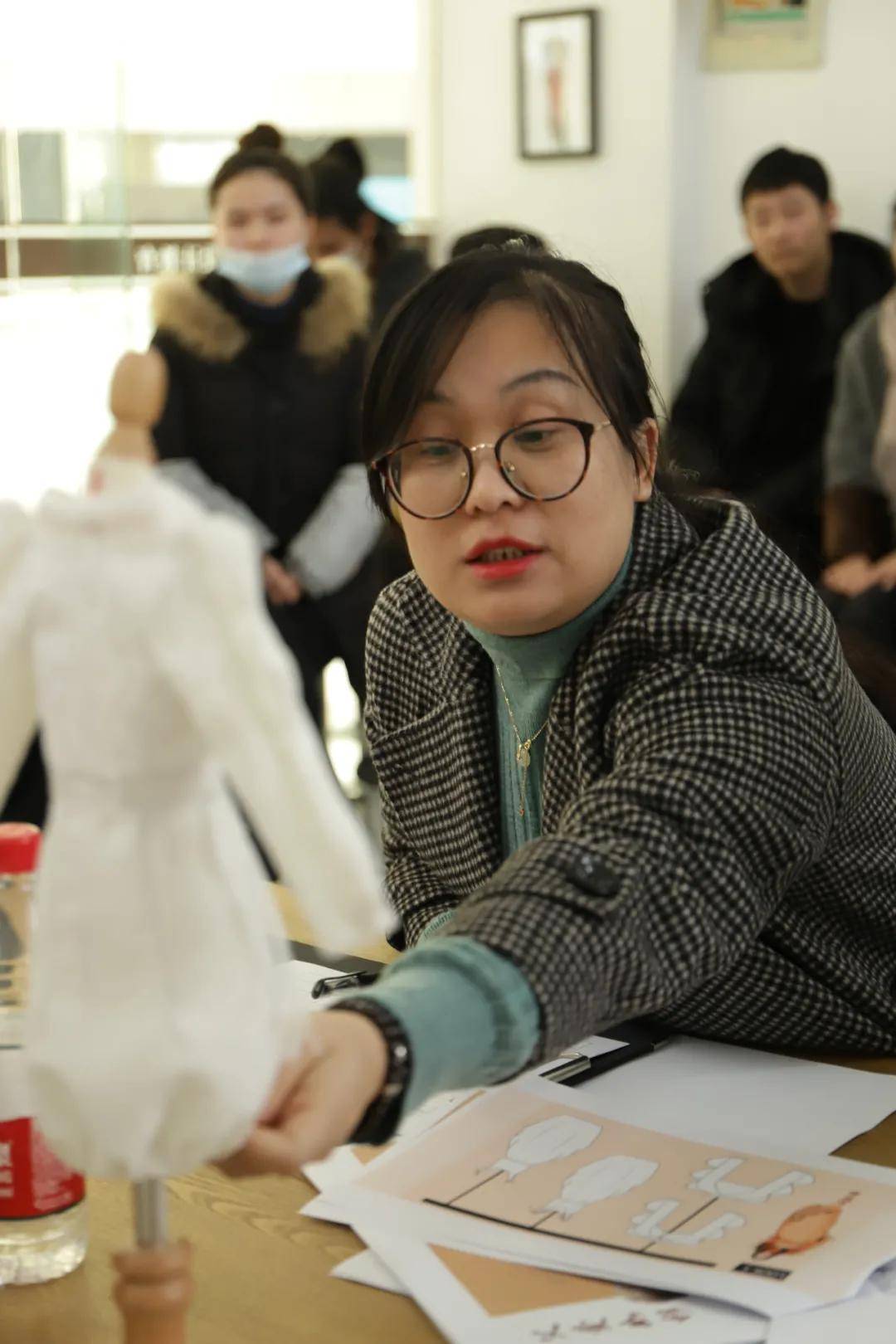 新闻速报:AG亚娱集团(图4)
新闻速报:AG亚娱集团(图4)